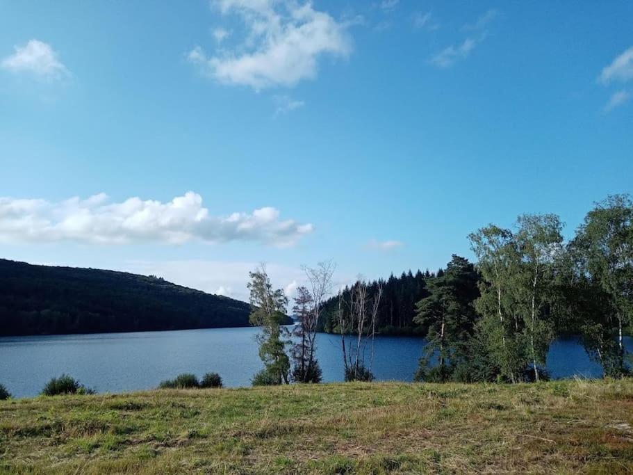 Le Balcon Bleu, Located In Millevaches National Park Hébergement de vacances *
